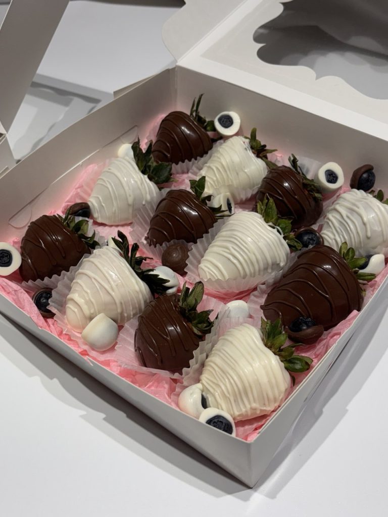 12 pcs chocolate strawberries, pre-order only, $45