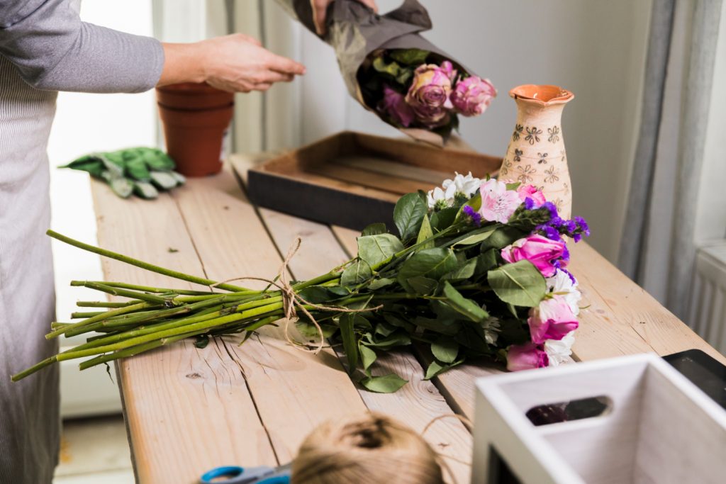 How to Keep Roses Fresh for 2 Weeks